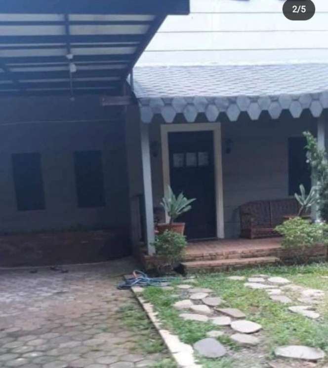 Isyaratkan Pisah! 10 Potret Rumah Diduga Milik Arya Saloka & Putri Anne yang Sudah Kosong & Tak Terurus