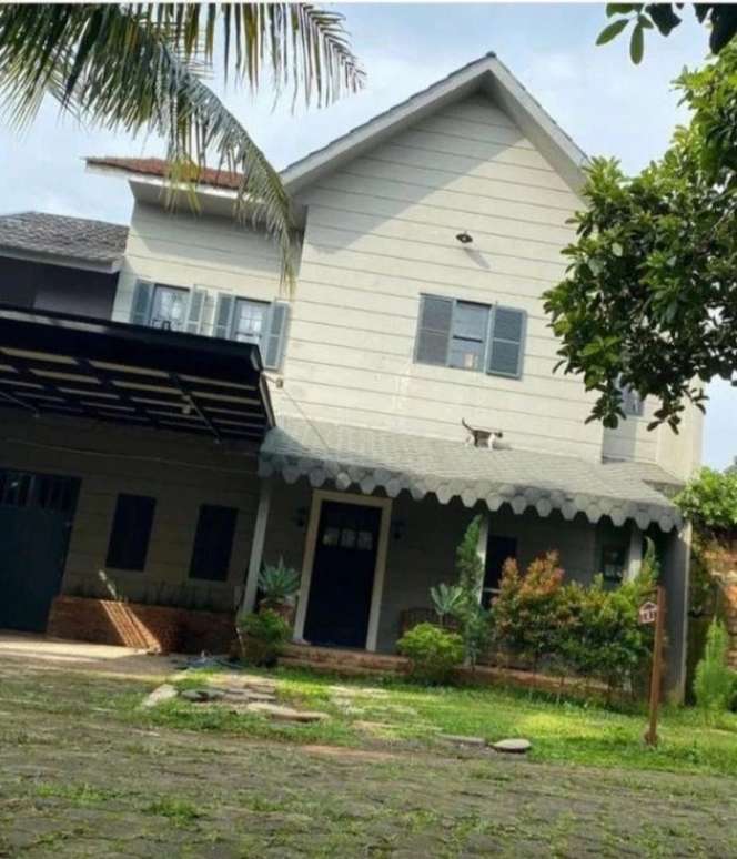 Isyaratkan Pisah! 10 Potret Rumah Diduga Milik Arya Saloka & Putri Anne yang Sudah Kosong & Tak Terurus