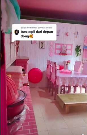 Rumah Papan Kayu dari Luar Terlihat Sederhana, Dalamnya Bak Hotel Barbie di Dunia Nyata, Ini 10 Potretnya