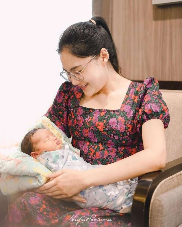 Gak Bergaya Glamour Lagi! Potret Terbaru Nella Kharisma Cuma Dasteran