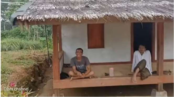 Potret Rumah Panggung di Kampung Mualaf dan Duafa, Dari Luar Bak Rumah Bambu, Lihat Isi Dalamnya Malah Bikin Melongo!
