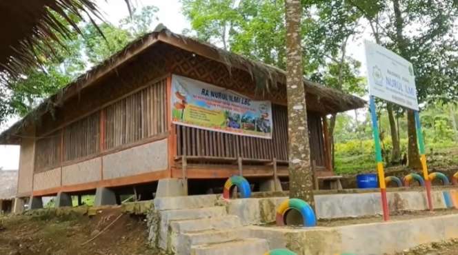 Potret Rumah Panggung di Kampung Mualaf dan Duafa, Dari Luar Bak Rumah Bambu, Lihat Isi Dalamnya Malah Bikin Melongo!