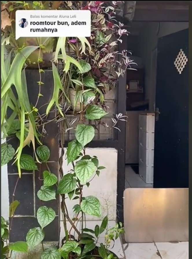 Wanita Ini Bagikan House Tour di Kontrakan Mini, Ternyata Isi Dalamnya Super Lengkap!