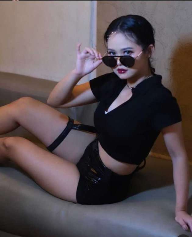 10 Potret DJ Kirei Candy, Adik Dinar Candy yang Cantik, Foto Terakhir Dikomentar Aneh-Aneh!