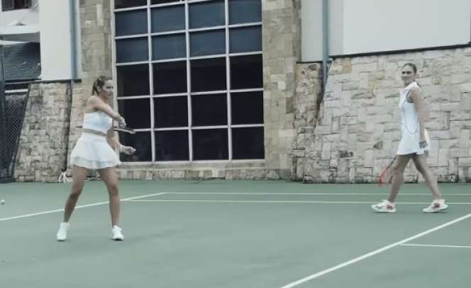 Potret Ada Gaya Luna Maya VS Nia Ramadhani saat Bermain Tenis, Gak Mau Kalah Sama Nagita 