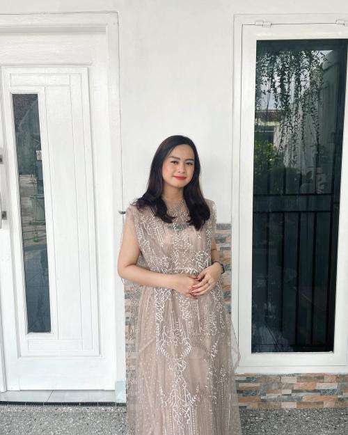 Potret Cantiknya Putri Elly Sugigi, Ulfi Damayanti yang Buat Seorang TNI Jatuh Cinta