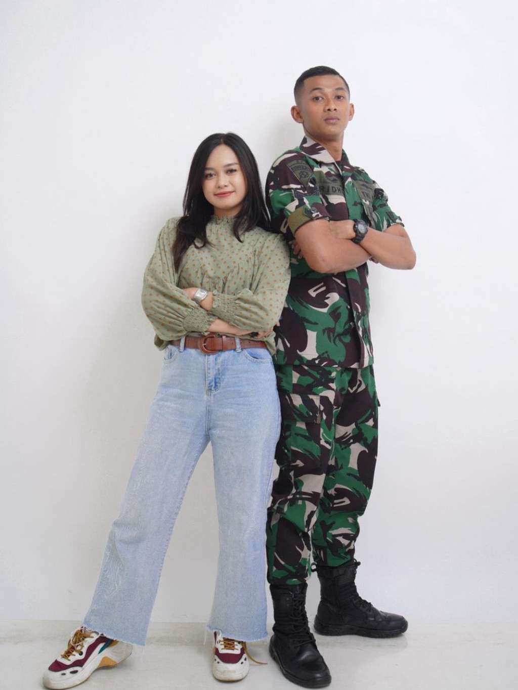 Potret Cantiknya Putri Elly Sugigi, Ulfi Damayanti yang Buat Seorang TNI Jatuh Cinta