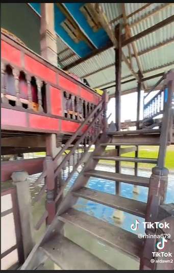 Rumah Panggung di Atas Air Ini Dari Luar Tampak Sederhana, Lihat Dalamnya Ternyata Bak Istana, Netizen: `Bingung Cara Bawa Barang Mewahnya`