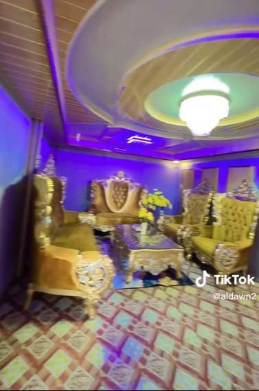 Rumah Panggung di Atas Air Ini Dari Luar Tampak Sederhana, Lihat Dalamnya Ternyata Bak Istana, Netizen: `Bingung Cara Bawa Barang Mewahnya`