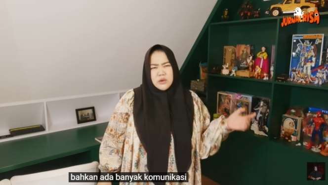 10 Potret Rumah Risa Saraswati yang Angker, Ada Loteng Pembawa Petaka & Hantu Muka Hancur!