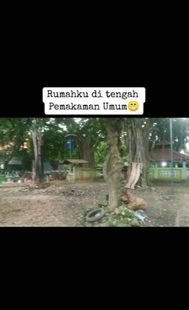 Penampakan Rumah di Tengah Pemakaman Umum, Netizen: `Enak ya, Nggak Ada Tetangga Julid`