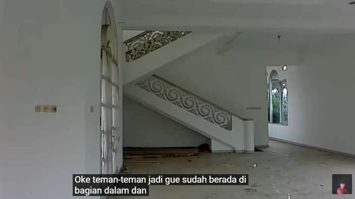 10 Potret Rumah Mewah Bak Istana Sultan yang Terbengkalai, Ada Kisah Tragis di Baliknya!