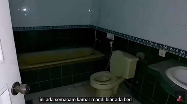 10 Potret Rumah Mewah Bak Istana Sultan yang Terbengkalai, Ada Kisah Tragis di Baliknya!