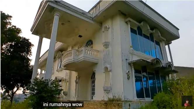 10 Potret Rumah Mewah Bak Istana Sultan yang Terbengkalai, Ada Kisah Tragis di Baliknya!