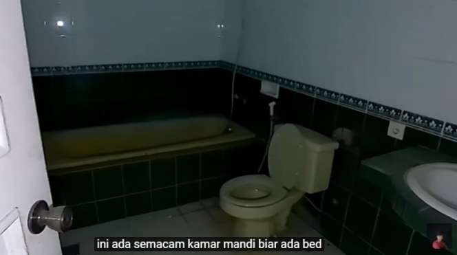10 Potret Rumah Mewah Bak Istana Sultan yang Terbengkalai, Ada Kisah Tragis di Baliknya!