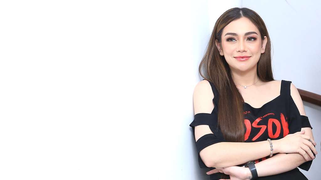 Potret Celine Evangelista Menikmati jadi Pelakor