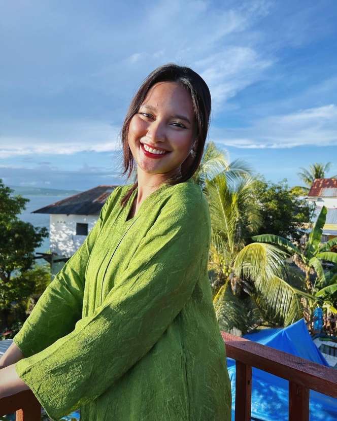 Potret Sederet Artis Cantik yang Gak Doyan Barang Branded, Ada yang Beli Aksesoris Rp10 Ribuan