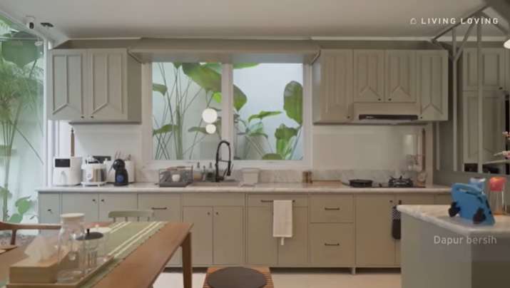 Potret Rumah Yi House yang Dibangun oleh Desain Grafis Asal Bandung, Vibes Huniannya Bak Sedang Liburan!