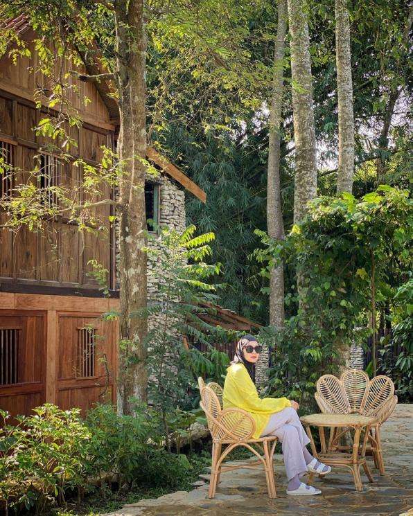 Potret Rumah Artis di Tengah Hutan yang Jarang Tersorot