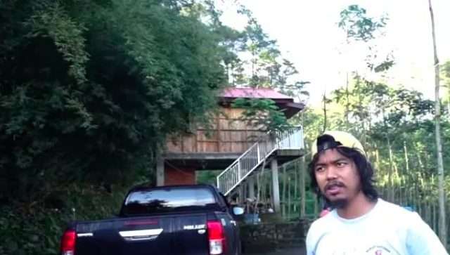 Potret Rumah Artis di Tengah Hutan yang Jarang Tersorot