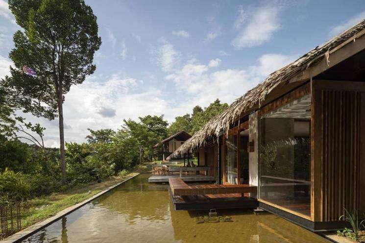 Potret Rumah Artis di Tengah Hutan yang Jarang Tersorot
