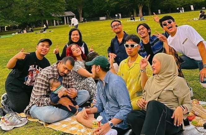 Potret Tasya Farasya Ajak Karyawan Liburan ke Jepang Sambil Dibelanjain, Apa Kabar Tasyi Athasyia?