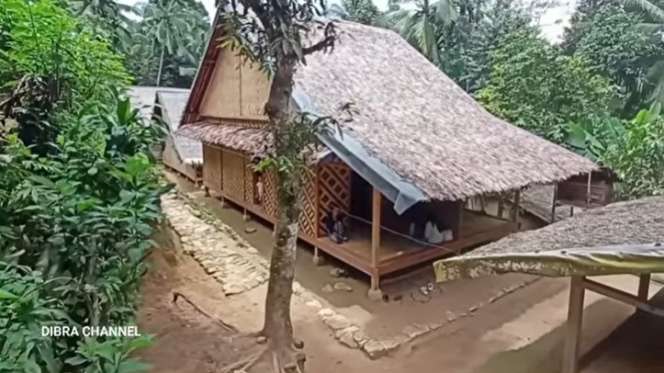 Potret Rumah Suku Baduy Luar yang Terbuat Dari Anyaman Bambu, Ternyata di Dalamnya Masih Terapkan....