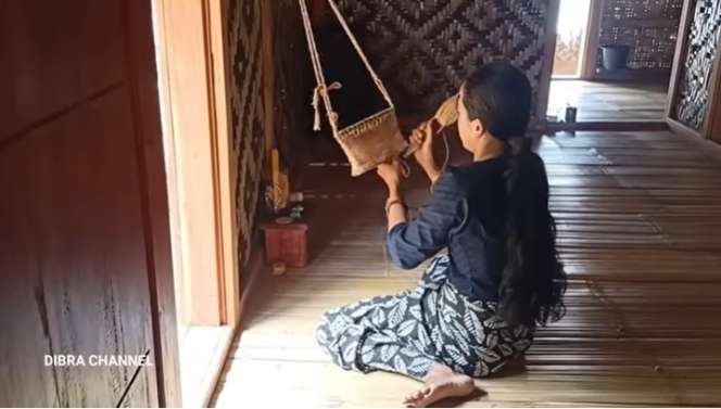 Potret Rumah Suku Baduy Luar yang Terbuat Dari Anyaman Bambu, Ternyata di Dalamnya Masih Terapkan....