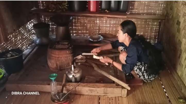 Potret Rumah Suku Baduy Luar yang Terbuat Dari Anyaman Bambu, Ternyata di Dalamnya Masih Terapkan....
