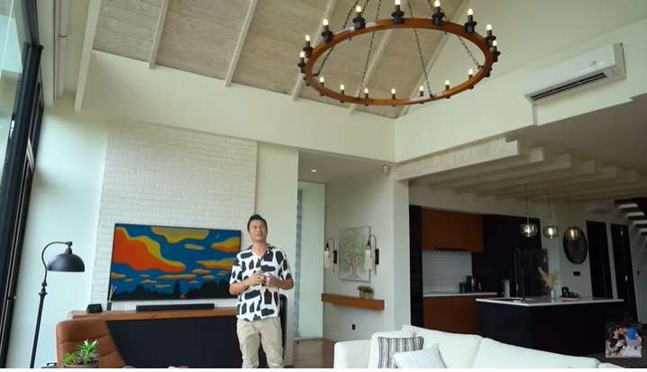 Potret Vila Mewah Milik Ayah Christian Sugiono di Bali, Meski Mepet Sawah Tapi Desainnya Super Modern!