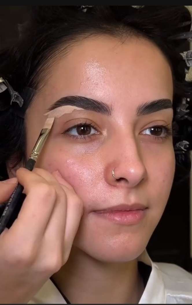 Viral Potret Wanita yang Disebut Mirip Tasya Farasya, Dirias Ala Arabian Look, Netizen: `Kayak Saudara Kembar`