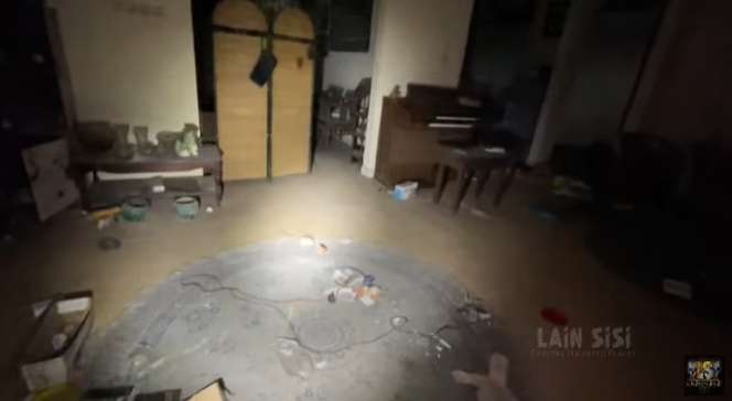 Seram Banget, Ojol Dapat Orderan Dari Hantu di Rumah Terbengkalai, Penampakannya Bikin Merinding!