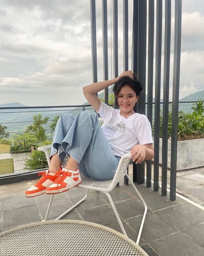 Potret Cantiknya Kirana Velovoice, Putri Andika Kangen Band yang Jarang Tersorot