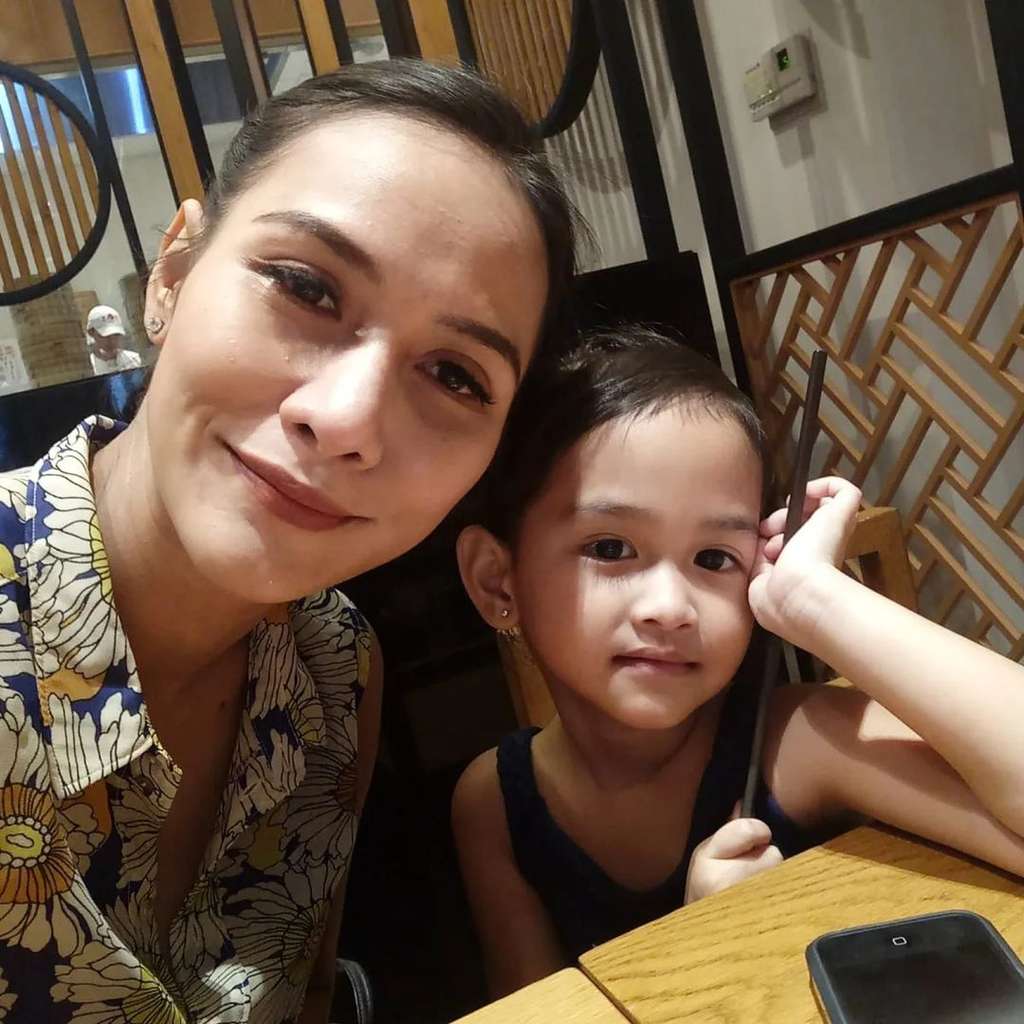 Potret Cantiknya Wenny Ariani Ibu dari Anak Biologis Rezky Aditya