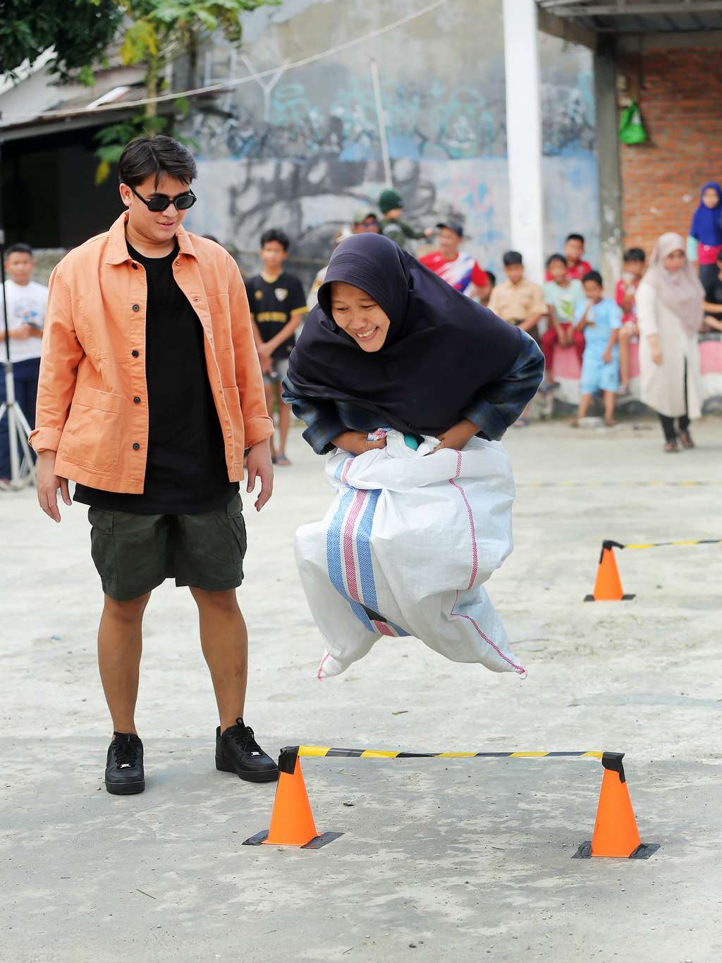 Gaya Billy Syahputra Saat Aktivitas, Kece Abis