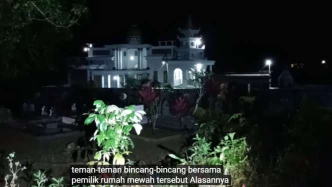 Viral Rumah Megah Bak Istana Rp5 Miliar di Tengah-Tengah Kuburan, Punya 12 Kamar & 7 Toilet, Ini 9 Potretnya