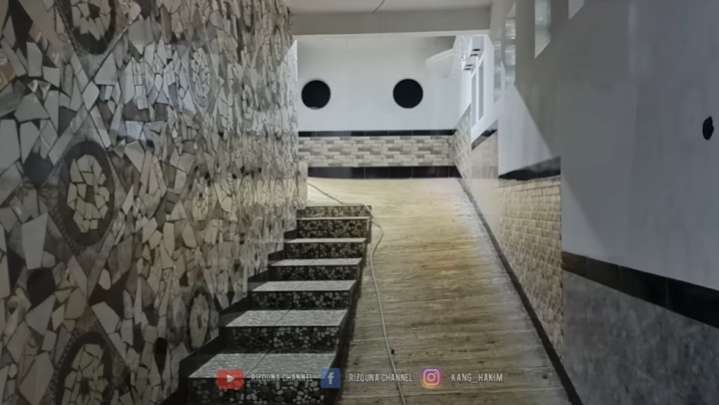 Viral Rumah Megah Bak Istana Rp5 Miliar di Tengah-Tengah Kuburan, Punya 12 Kamar & 7 Toilet, Ini 9 Potretnya