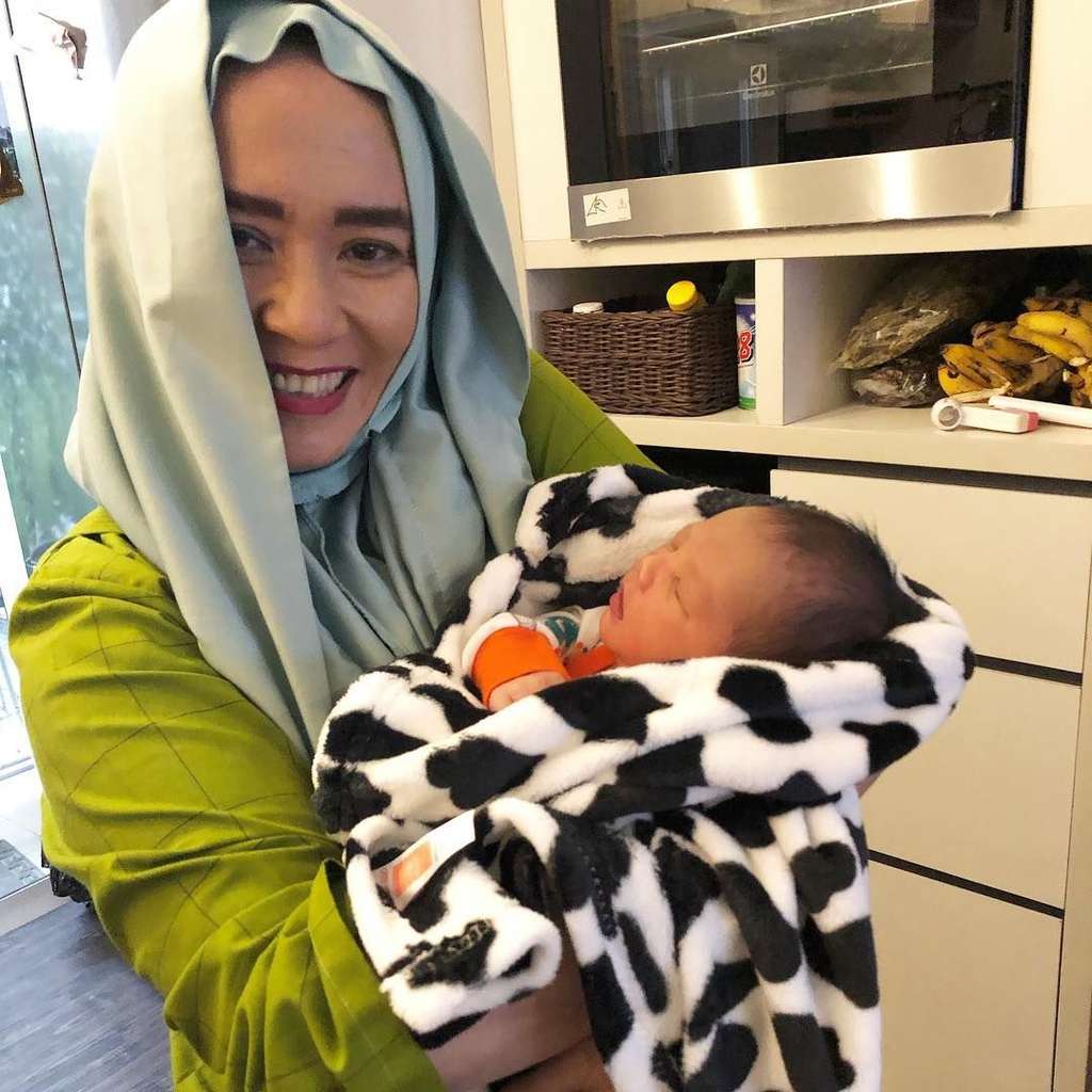 Potret Ibunda Inara Rusli, Mercy Lubis Nggak Kalah Tenar Sama Sang Anak, Rupanya Dulu Artis Terkenal!