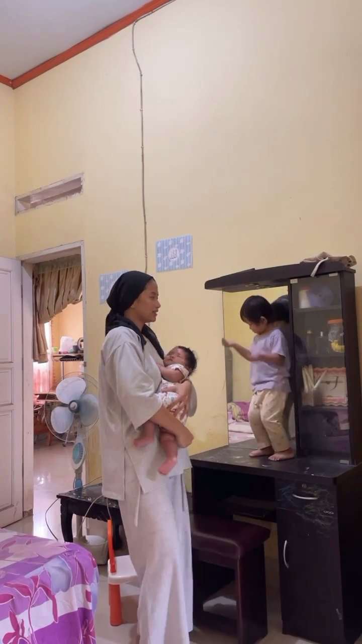 10 Potret Rumah Lita Hendratno, Miss Indonesia yang Viral Jadi Emak-Emak Berdaster Lusuh, Huniannya Jauh dari Mewah!