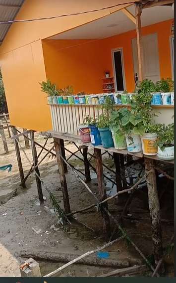 Potret Rumah Unik di Atas Air Laut, Tak Disangka Begini Penampakannya Saat Surut!
