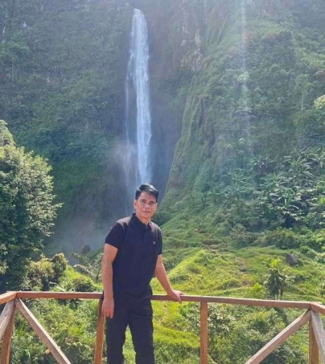 Tak Banyak yang Tahu, Ternyata Ayah Penyanyi Ternama Ini Pernah Jadi ART di Rumah Artis Senior, Kini Hidupnya Berubah Drastis!