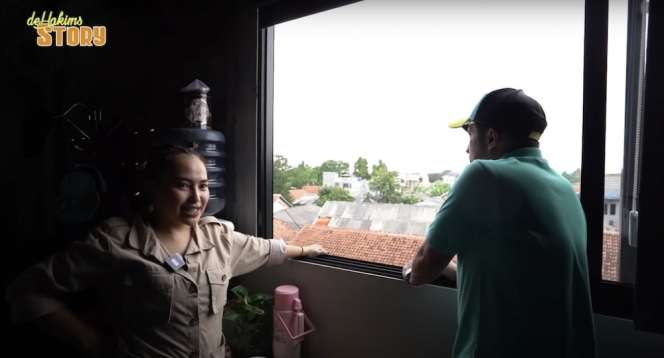 Artis Ini Dulu Terkenal Berkat Video Curhatnya Viral, Kini Tajir Melintir Punya Rumah Miliaran, Lihat Potretnya
