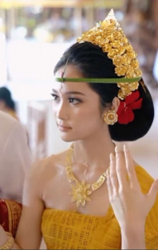 Potret Gadis Bali Saat Jalani Upacara Potong Gigi, Paras Cantiknya Bikin Salah Fokus!