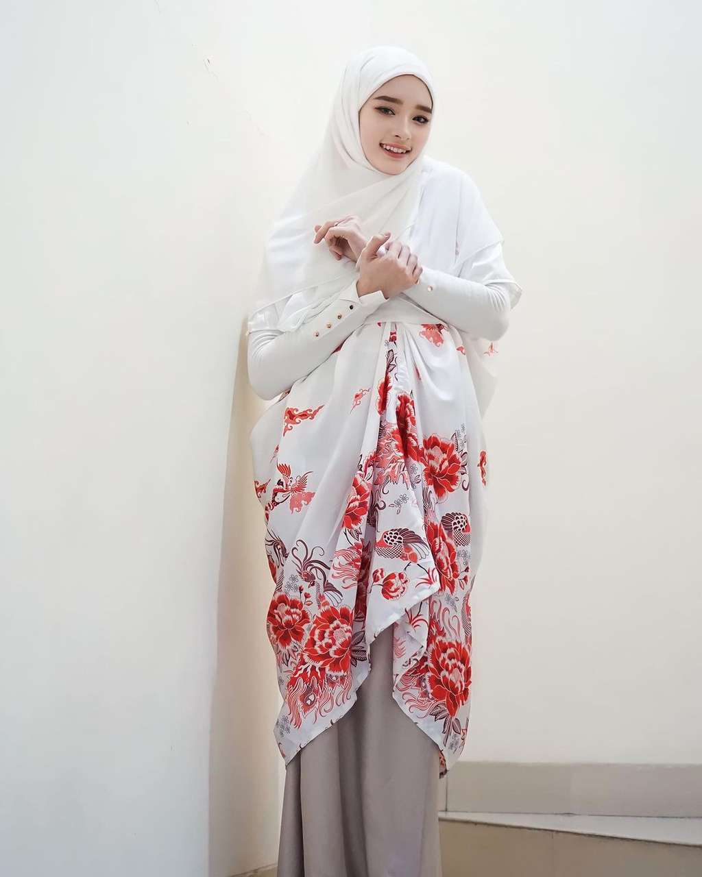 Potret Gaya Inara Rusli yang Dituding Pakai Busana Transparan