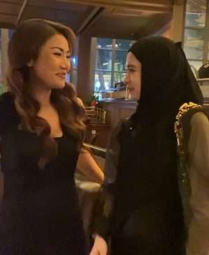 Potret Gaya Inara Rusli yang Dituding Pakai Busana Transparan