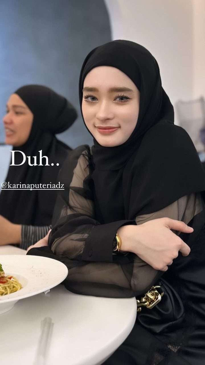 Potret Gaya Inara Rusli yang Dituding Pakai Busana Transparan
