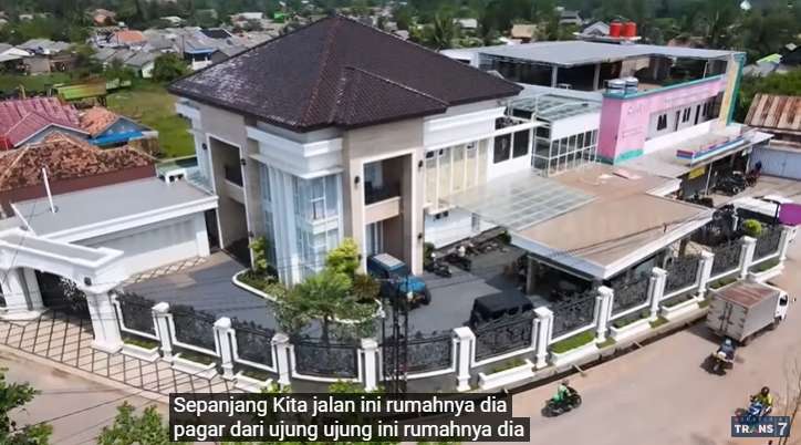 10 Potret Rumah Mewah Crazy Rich Palembang yang Viral, Kursi Pijatnya Seharga Mobil Baru!