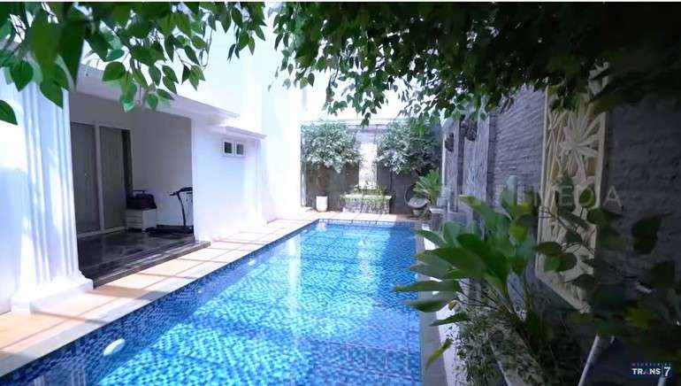 10 Potret Rumah Mewah Crazy Rich Palembang yang Viral, Kursi Pijatnya Seharga Mobil Baru!
