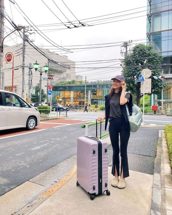 Potret Mikha Tambayong Liburan di Jepang, Cantiknya Makin Kebangetan usai Nikah