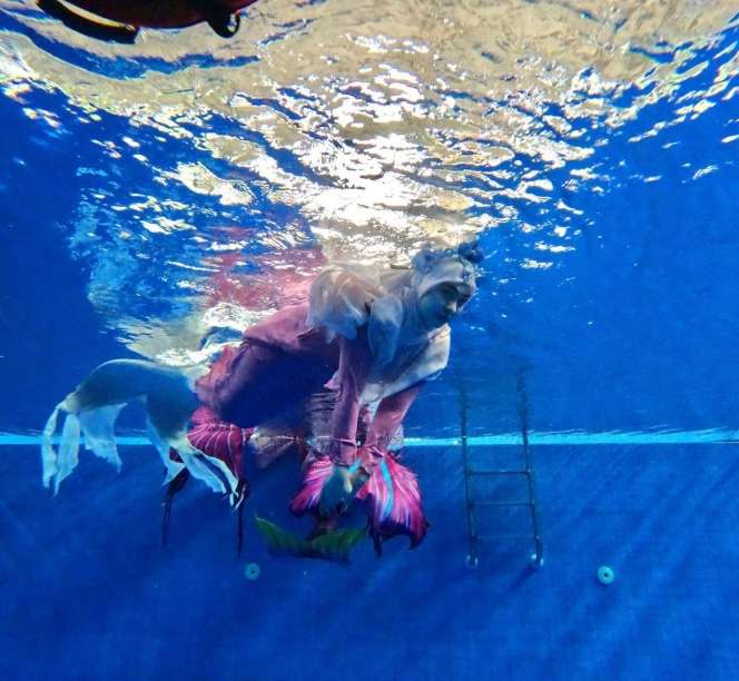 Potret Kakak Ria Ricis, dr. Shindy Cosplay Jadi Putri Duyung